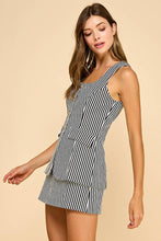 Load image into Gallery viewer, Round Neckline sleeveless Romper: BLACK/WHITE / L