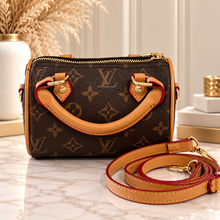 Load image into Gallery viewer, Small Fashion Crossbody

