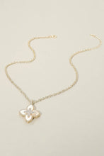 Load image into Gallery viewer, 14k Cz Paved Mother Of Pearl Clover Necklace
