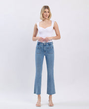 Load image into Gallery viewer, HIGH RISE PATCH POCKET CROP FLARE JEANS F6064: RESOUND / 26
