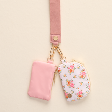Load image into Gallery viewer, Endless Daydream Wristlet Cream
