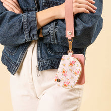 Load image into Gallery viewer, Endless Daydream Wristlet Cream
