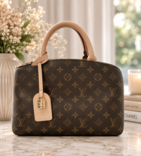 Load image into Gallery viewer, Shoulder Strap Bag
