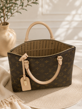 Load image into Gallery viewer, Shoulder Strap Bag
