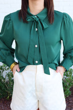 Load image into Gallery viewer, The Natalie Top-Green
