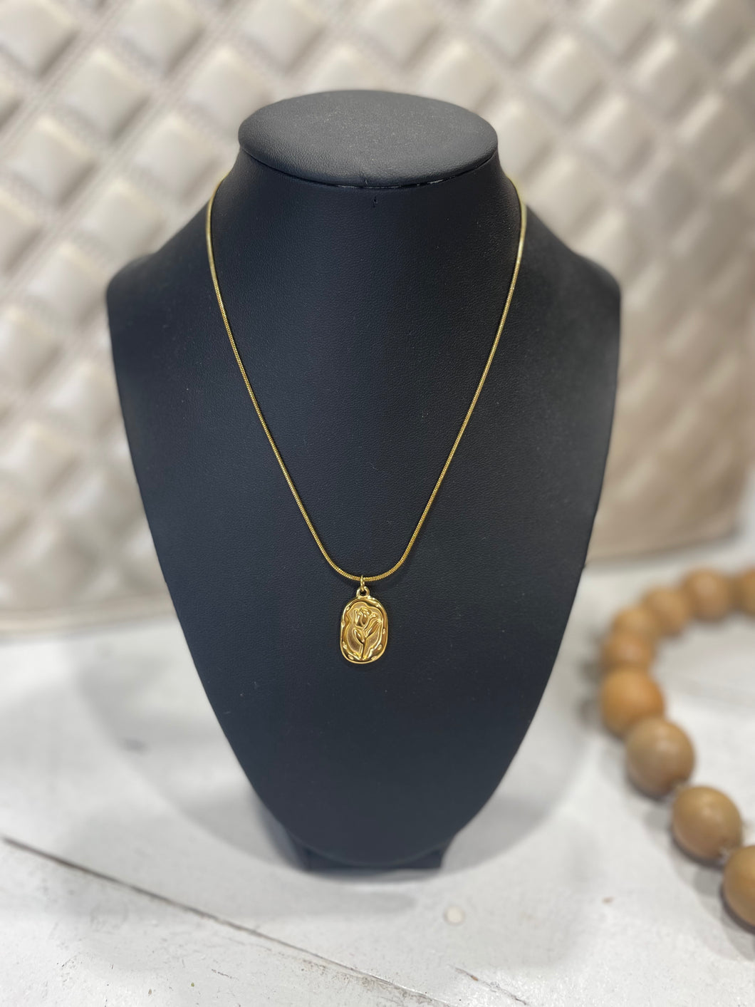 Rose Pendant Necklace