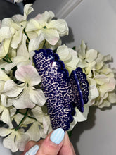 Load image into Gallery viewer, Blue Scalloped Claw Clip
