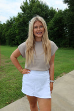 Load image into Gallery viewer, The Jillian Top - Mocha
