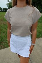 Load image into Gallery viewer, The Jillian Top - Mocha
