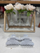 Load image into Gallery viewer, Polka Dot Claw Clip
