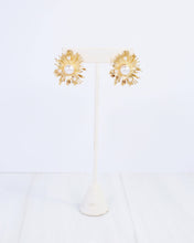 Load image into Gallery viewer, Alicia Pearl Sunburst Earring Gold: Default
