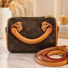Load and play video in Gallery viewer, Small Fashion Crossbody
